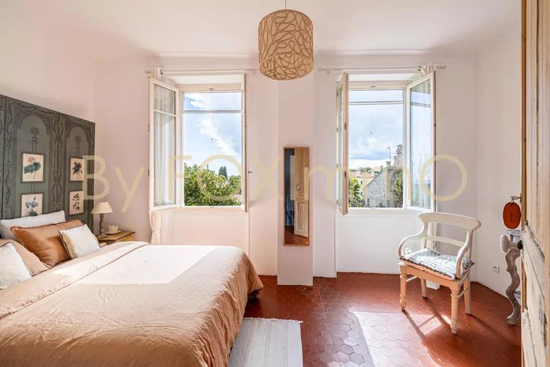 Maison de ville - 230 m² - 9 pièces