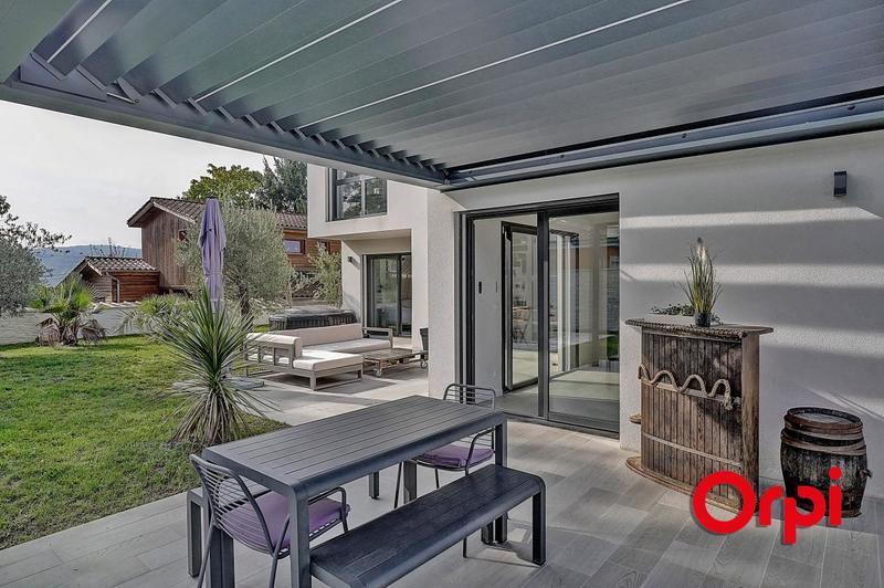 Maison - 175 m² - 6 pièces