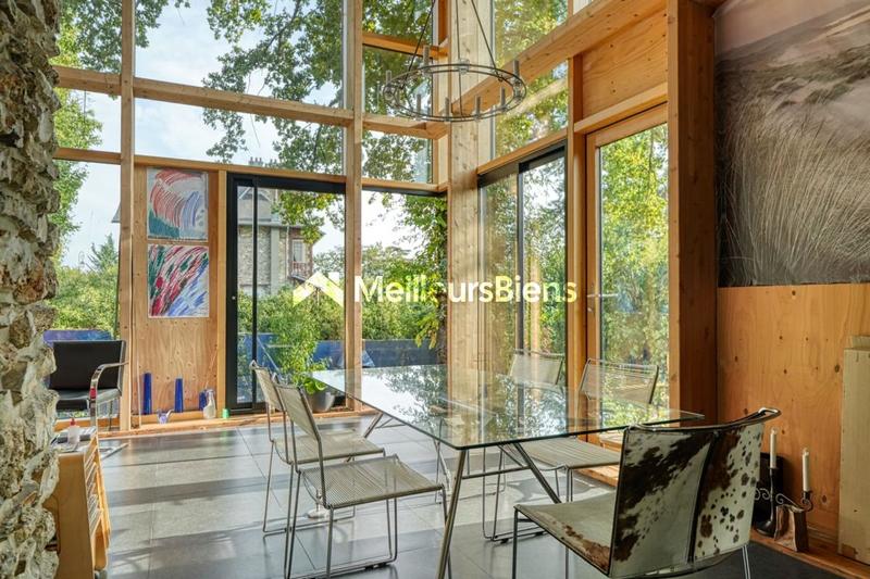 Maison - 184 m² - 8 pièces