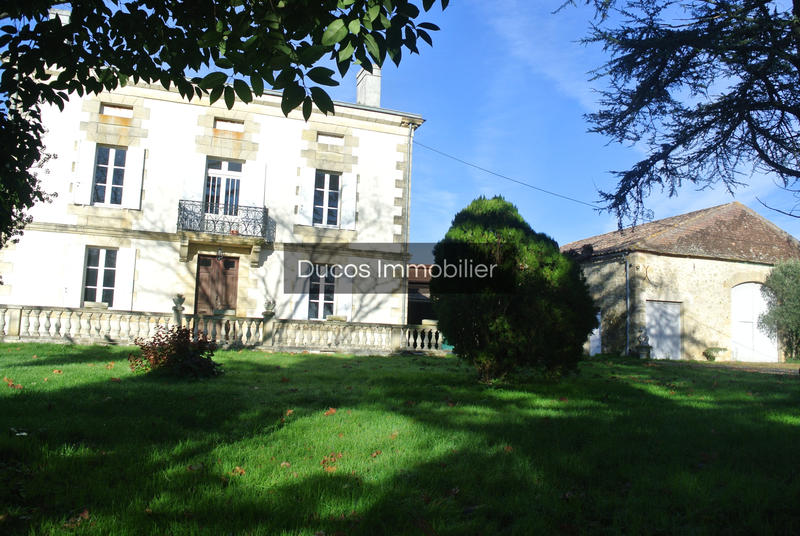 Maison - 244 m² - 7 pièces