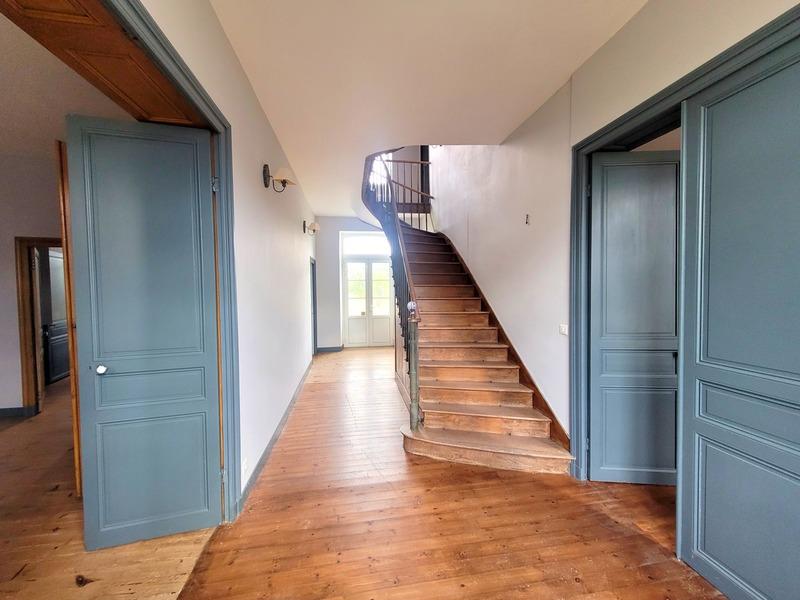 Propriété - 470 m² - 14 pièces