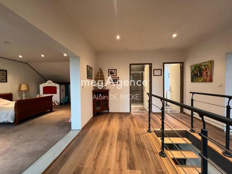 Pavillon - 220 m² - 7 pièces