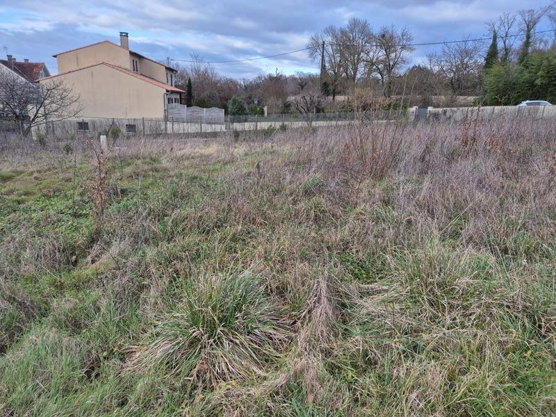 Terrain constructible - 621 m²