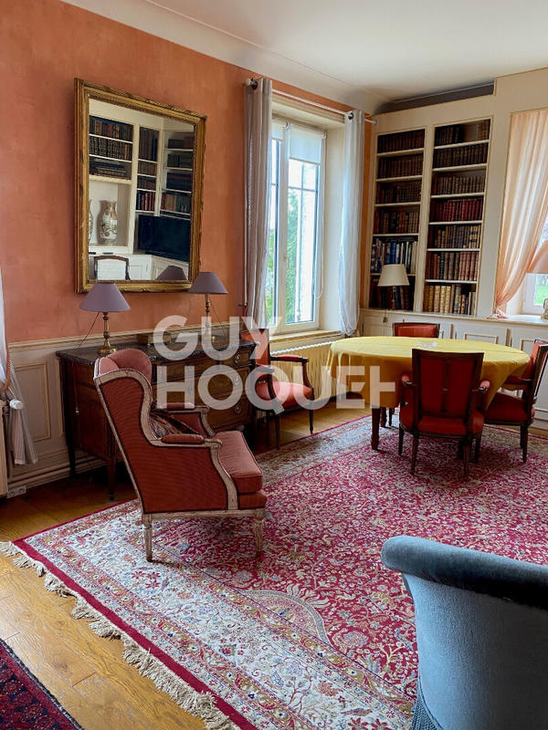 Maison - 350 m² - 15 pièces