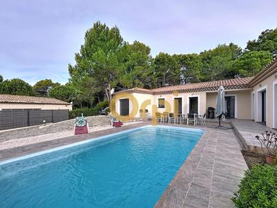 Villa - 208 m² - 4 pièces