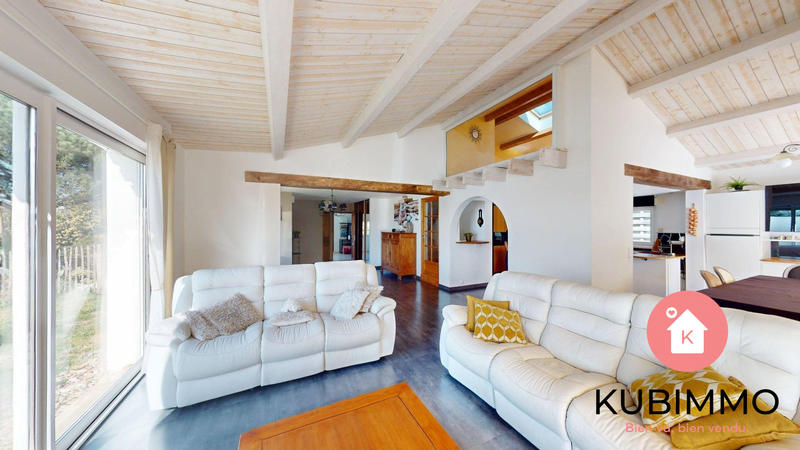 Maison traditionnelle - 189 m² - 6 pièces