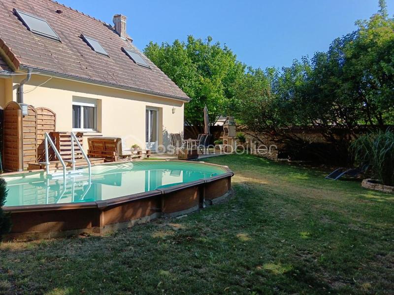 Maison traditionnelle - 153 m² - 7 pièces