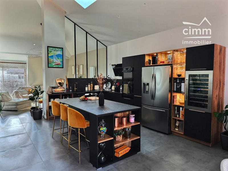 Appartement - 139 m² - 4 pièces