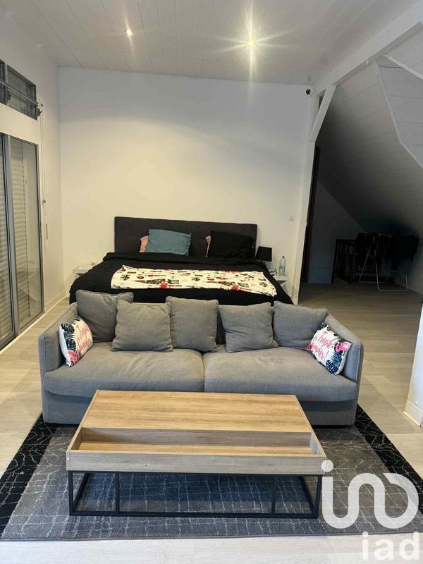 Maison - 230 m² - 8 pièces