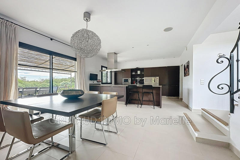 Villa - 261 m² - 6 pièces