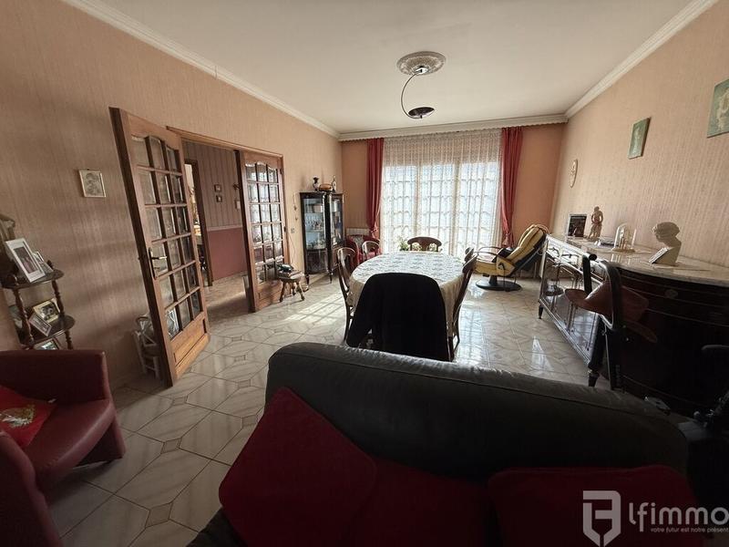 Pavillon - 200 m² - 8 pièces