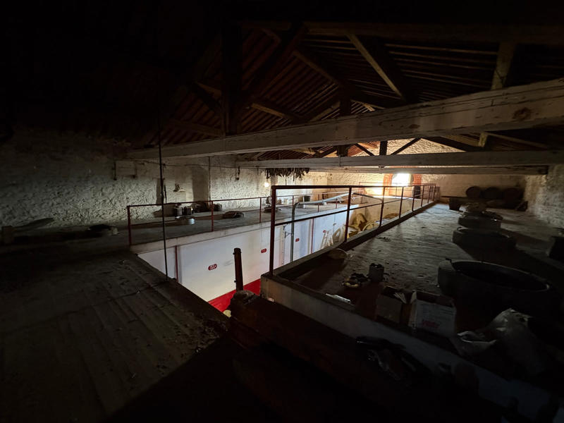 Maison - 500 m² - 2 pièces