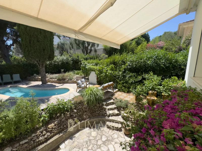 Appartement - 125 m² - 5 pièces