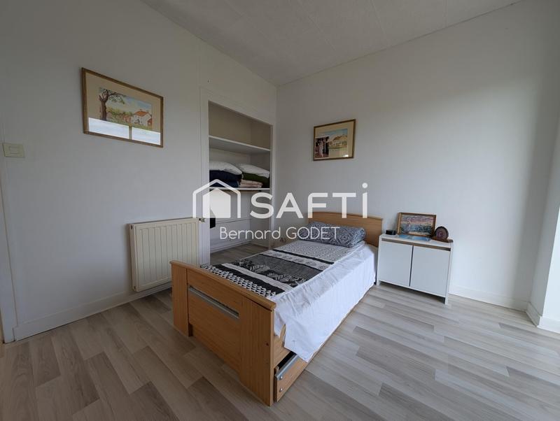 Maison - 205 m² - 9 pièces