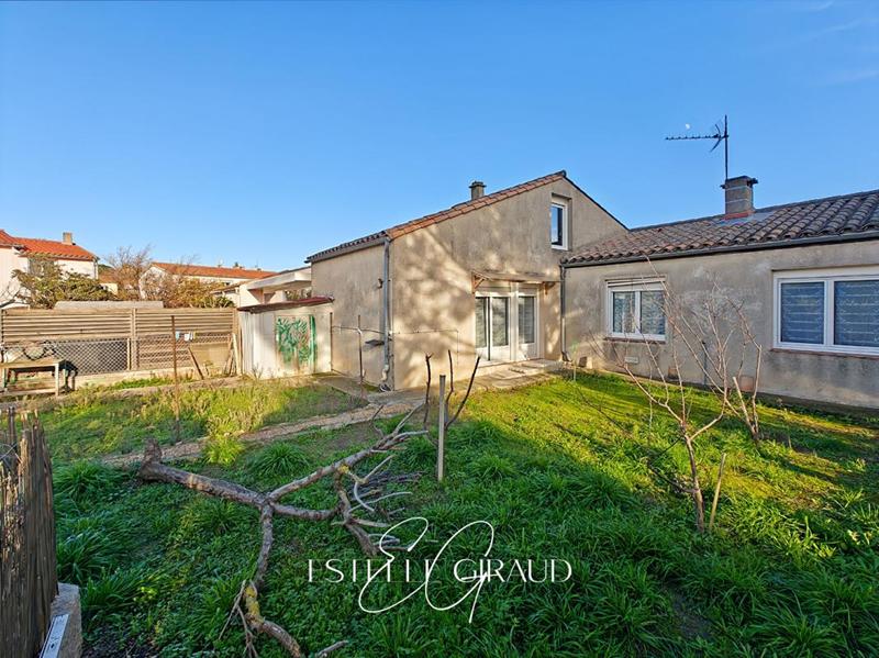 Maison - 92 m² - 5 pièces