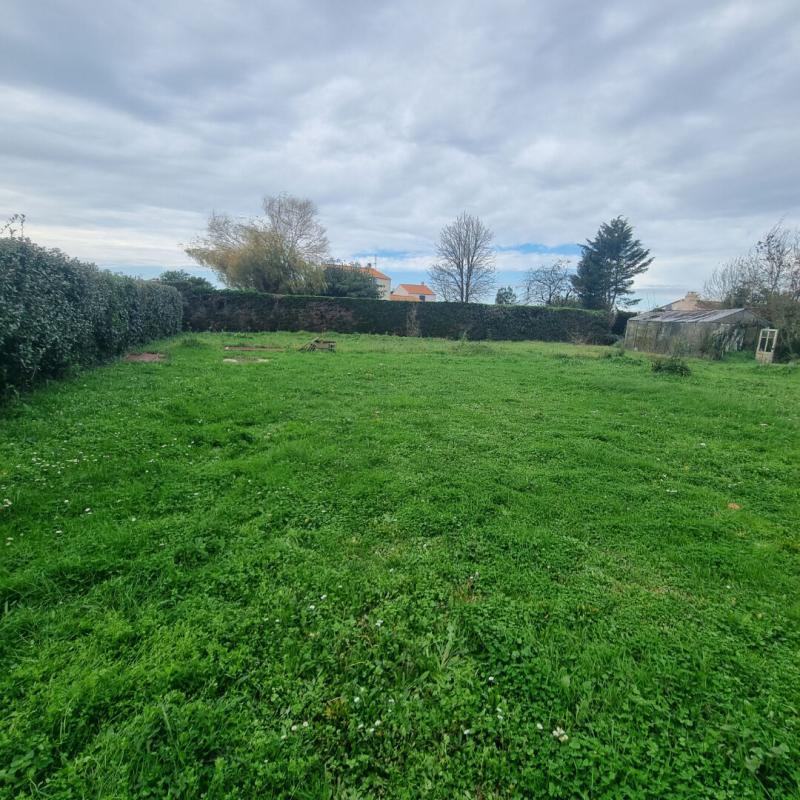 Terrain constructible - 847 m²