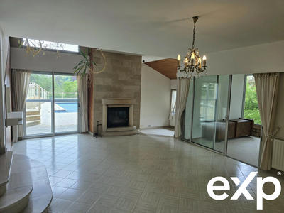 Maison - 282 m² - 11 pièces