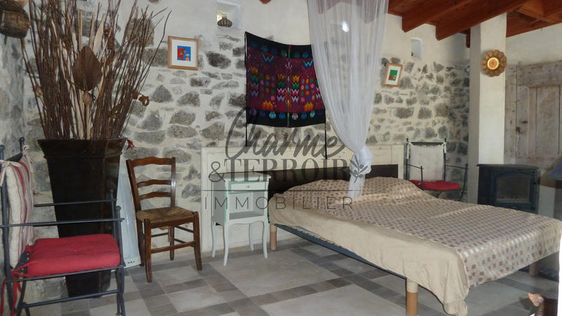 Maison - 140 m² - 7 pièces