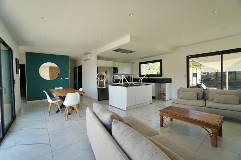 Maison - 104 m² - 4 pièces