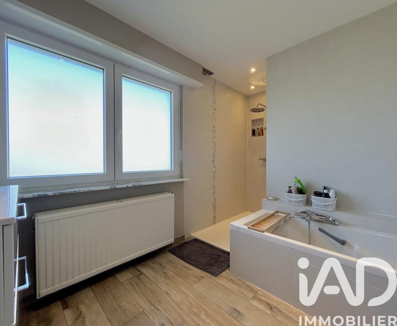 Maison - 180 m² - 7 pièces