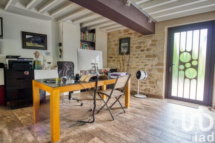 Maison - 327 m² - 9 pièces