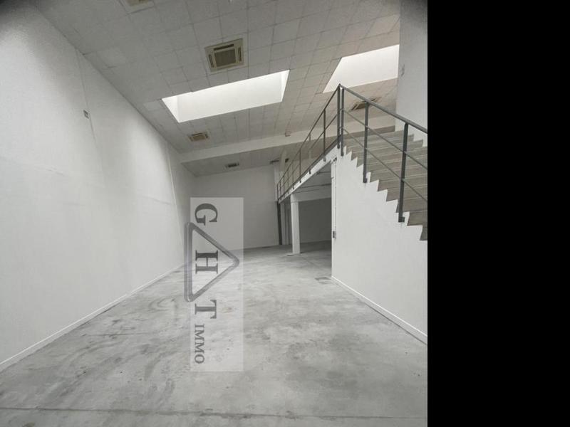 Entrepôt - 409 m²
