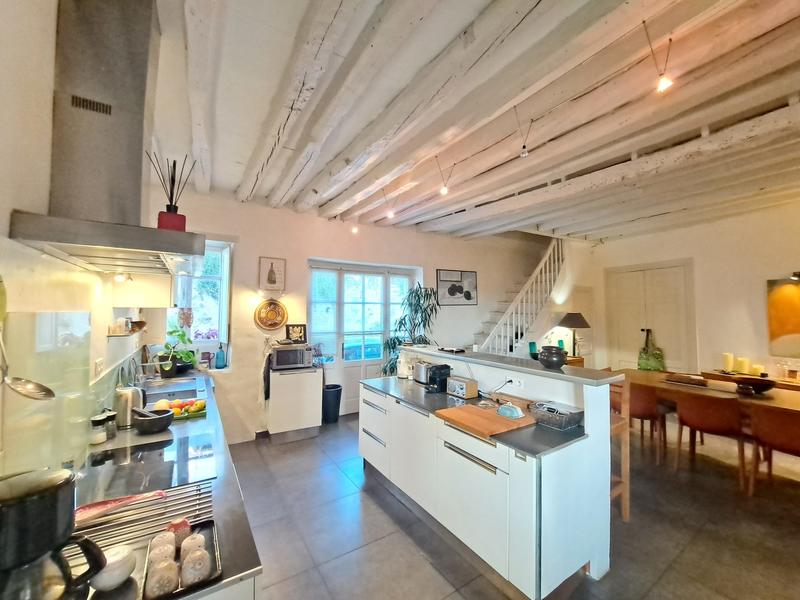 Maison - 245 m² - 9 pièces