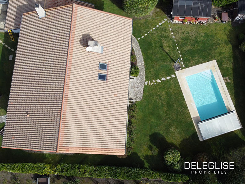 Maison - 235 m² - 9 pièces