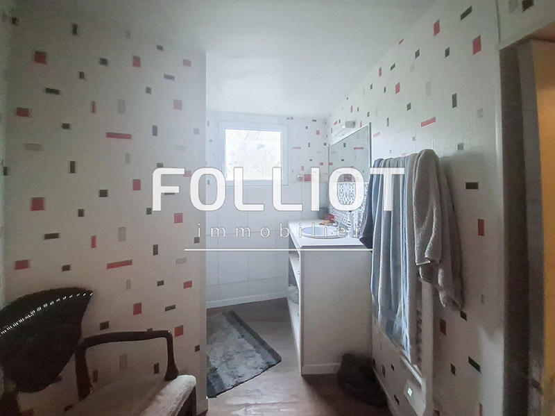 Maison - 247 m² - 9 pièces