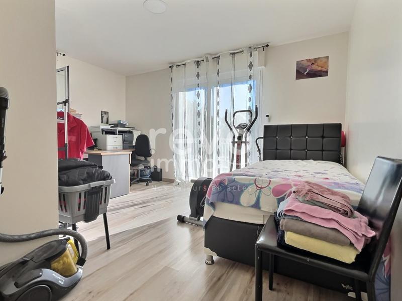 Maison - 221 m² - 5 pièces