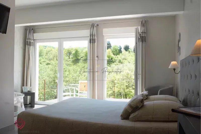 Propriété - 700 m² - 23 pièces