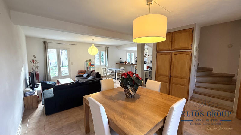 Maison traditionnelle - 111 m² - 5 pièces