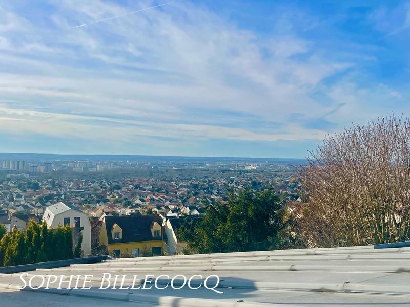 Maison - 248 m² - 8 pièces