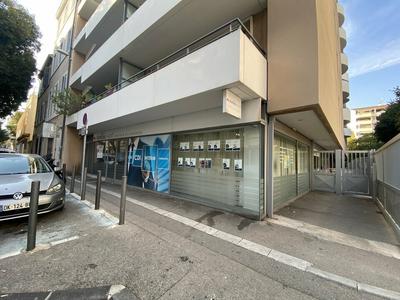 Local commercial - 115 m²