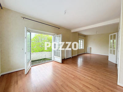 Maison - 224 m² - 8 pièces