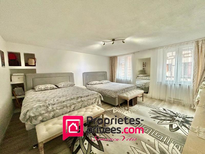 Appartement - 169 m² - 6 pièces