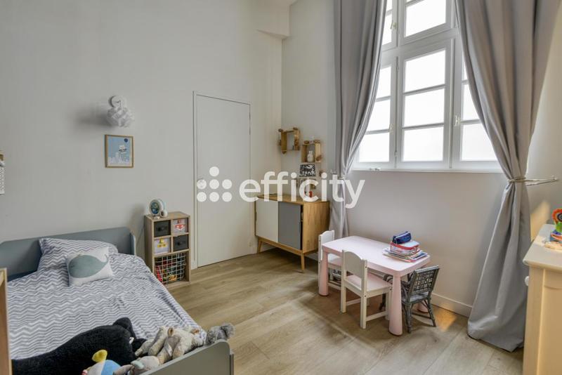 Appartement - 134 m² - 6 pièces