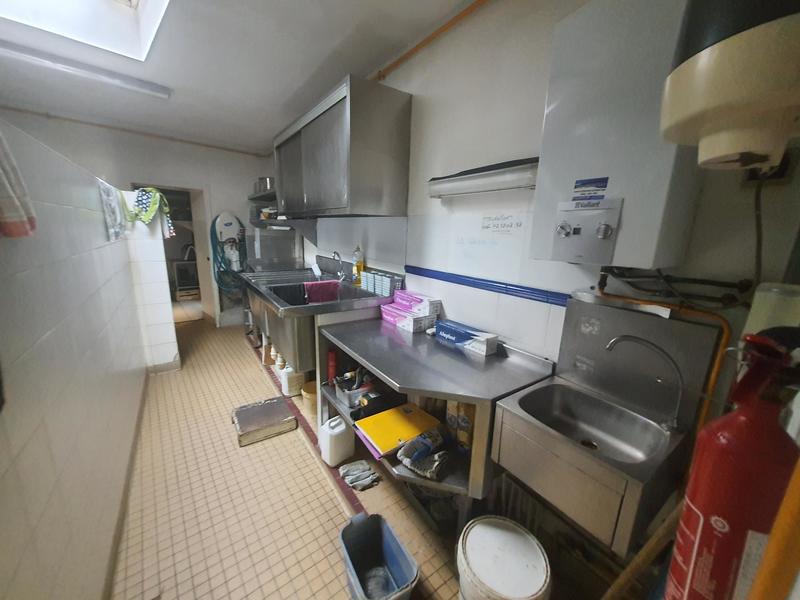 Local commercial - 10 pièces