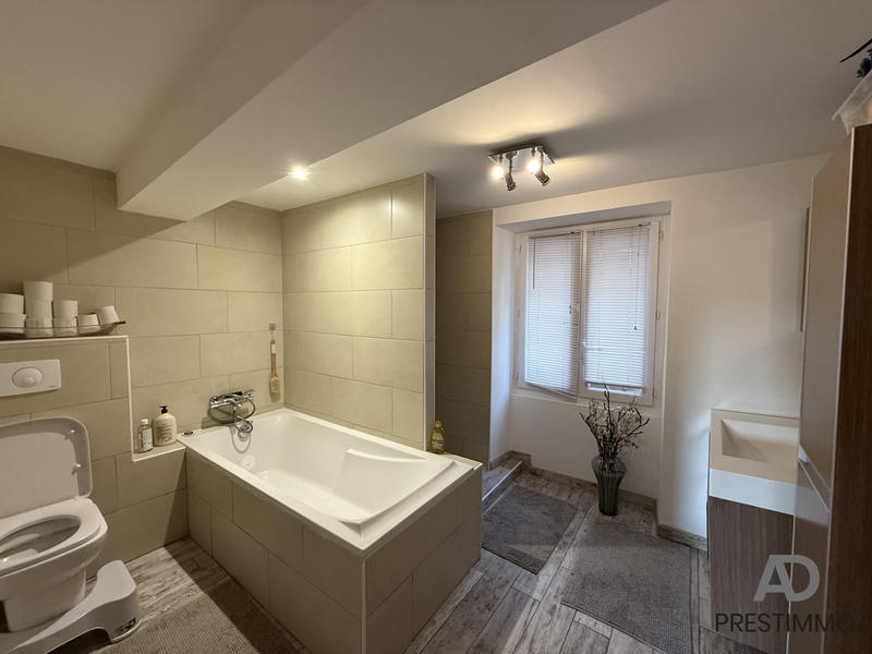 Appartement - 95 m² - 4 pièces