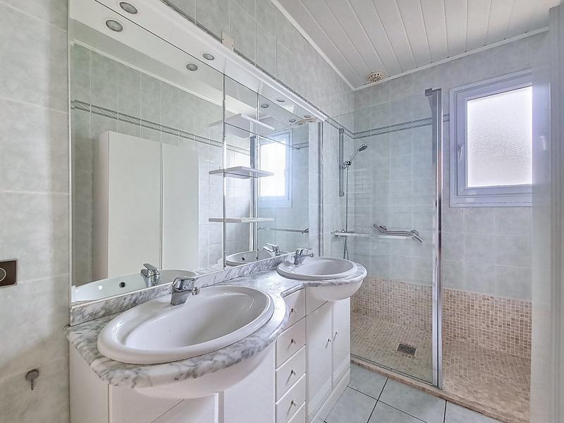 Maison - 145 m² - 8 pièces