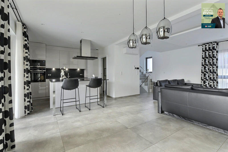 Maison - 158 m² - 6 pièces