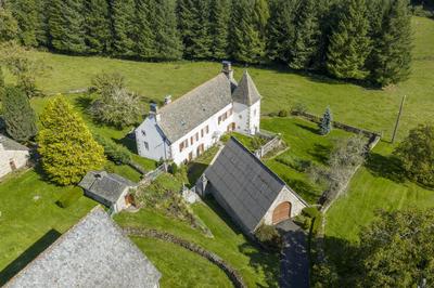 Maison ancienne - 224 m² - 8 pièces