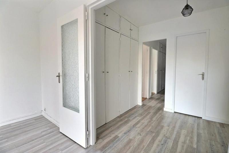 Appartement - 92 m² - 5 pièces