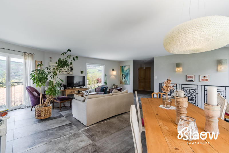 Maison contemporaine - 253 m² - 7 pièces