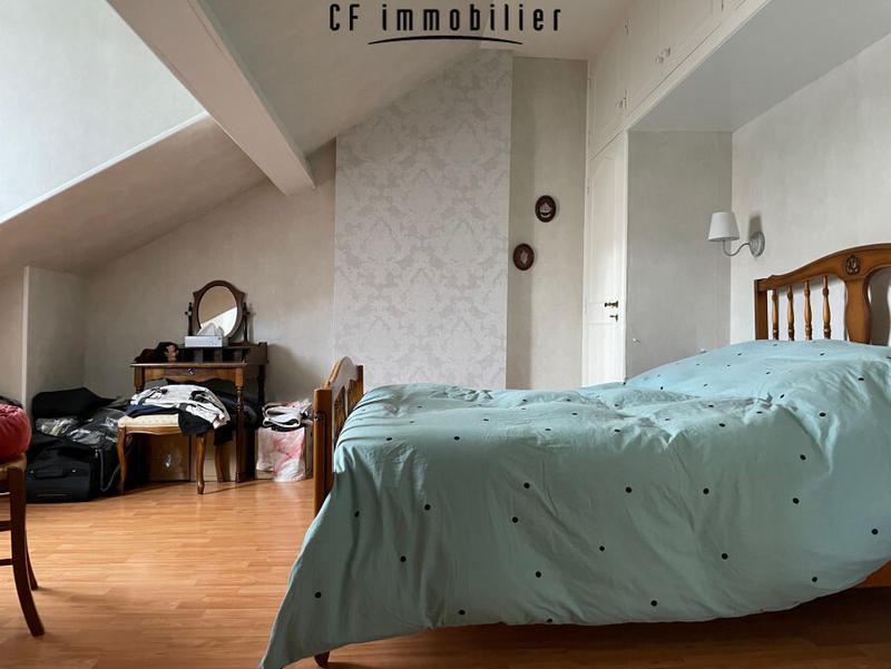 Maison - 215 m² - 8 pièces