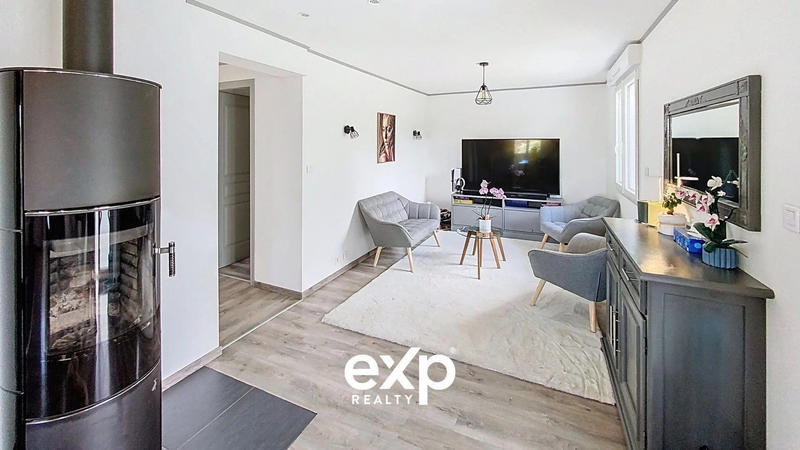 Maison - 219 m² - 9 pièces