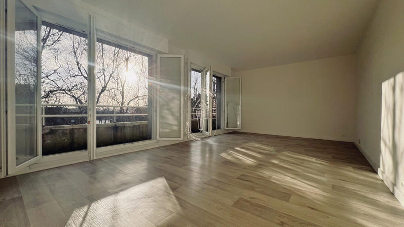 Appartement - 97 m² - 3 pièces