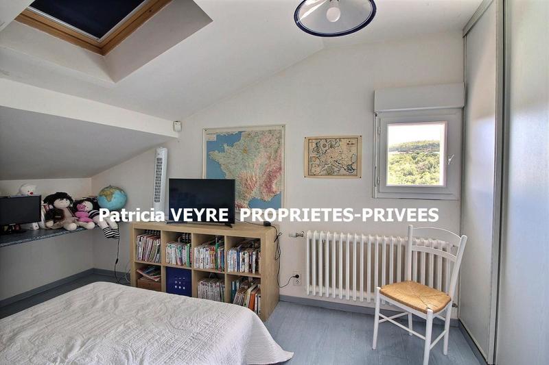 Maison - 277 m² - 8 pièces