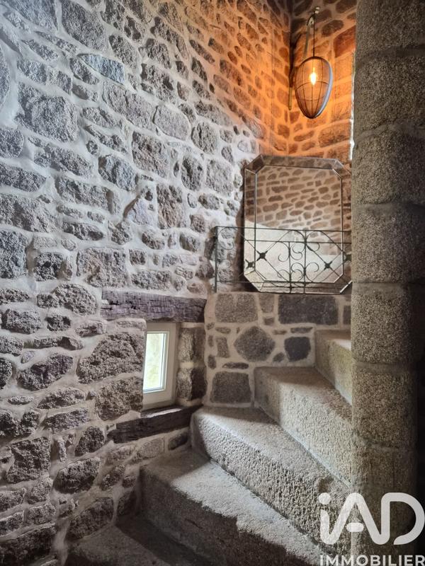 Maison - 232 m² - 7 pièces