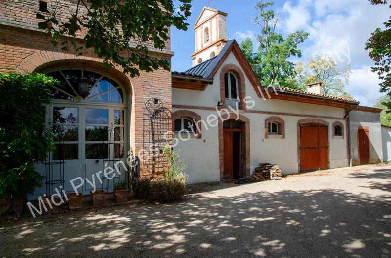 Maison - 580 m² - 16 pièces